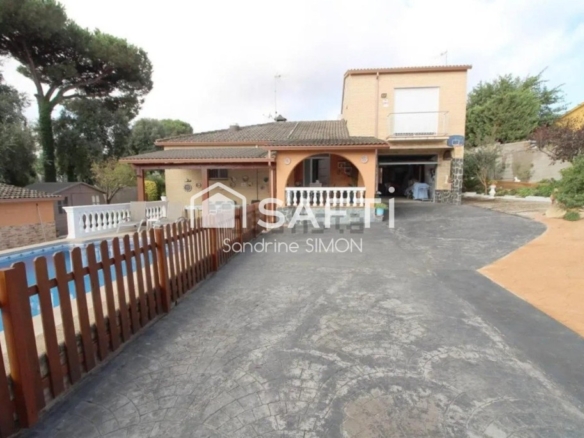 Imagen 2 de Encantadora casa con piscina en La Goba cerca del pueblo de Vidreres.