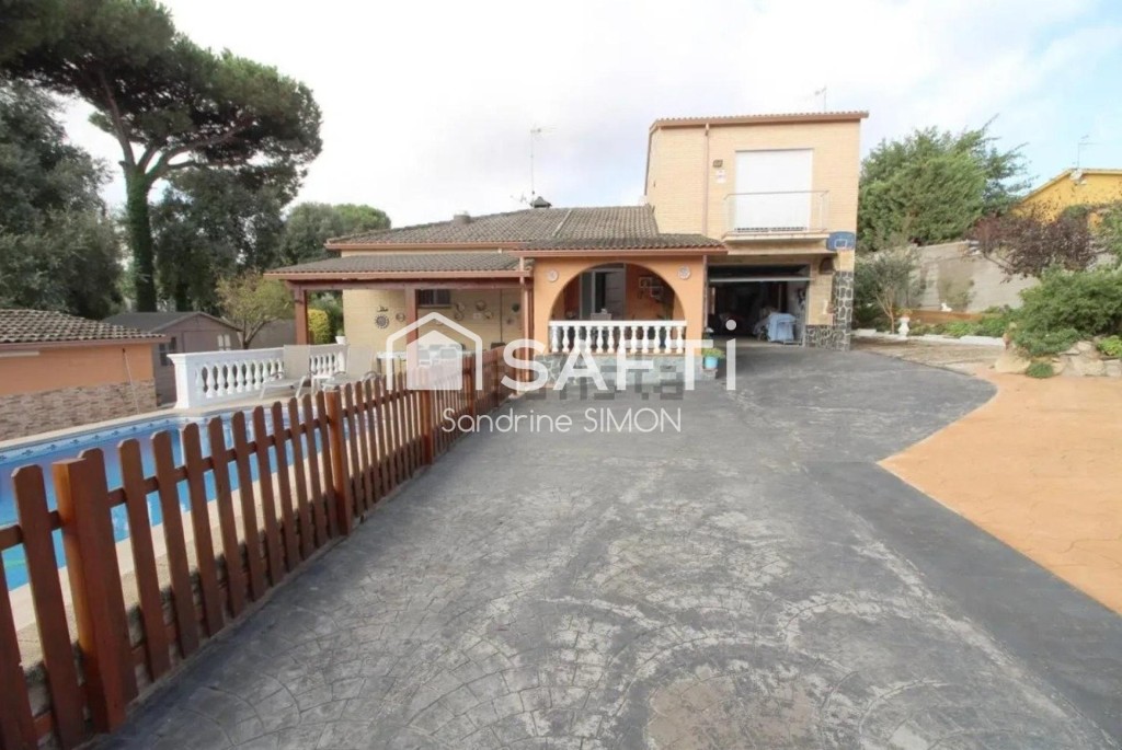 Imagen 2 de Encantadora casa con piscina en La Goba cerca del pueblo de Vidreres.