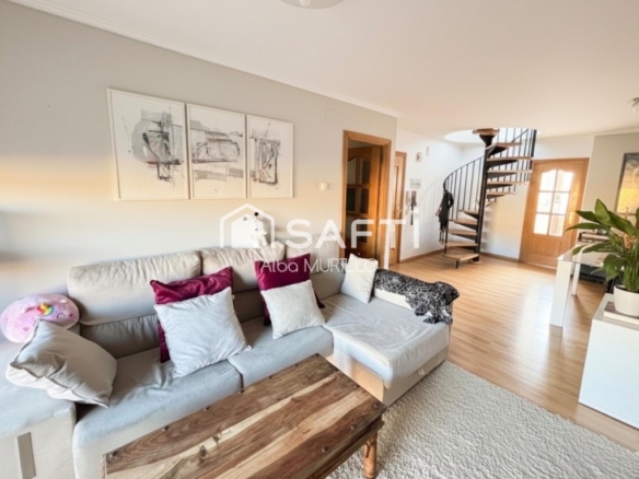 Imagen 1 de Encantador dúplex con balcón y terraza en La Girada