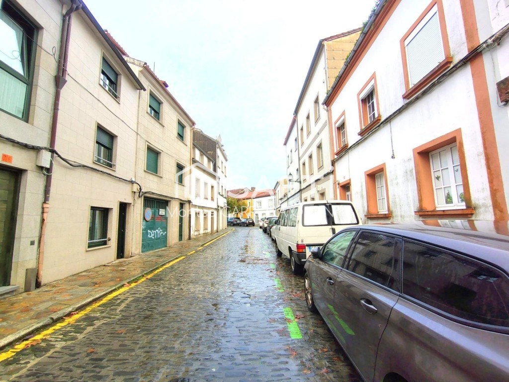 Imagen 4 de Edificio completo con cuatro apartamentos renovados en el barrio de San Pedro.