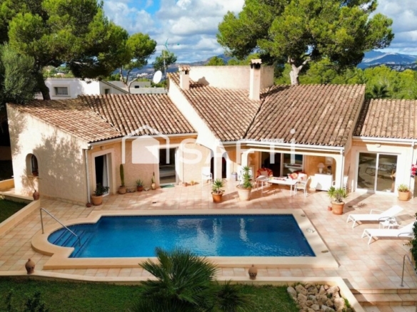 Imagen 1 de Exclusiva Villa Mediterránea en Nova Santa Ponsa