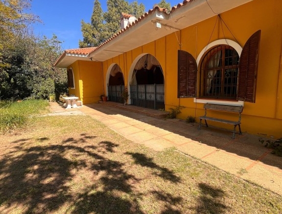 Imagen 2 de Vive a 5 minutos de la ciudad con la tranquilidad de 4800 m² de parcela.