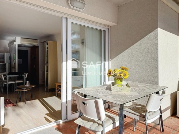 Imagen 3 de Bonito piso luminoso con terraza y vistas a la piscina – Residencial con piscina y jacuzzi