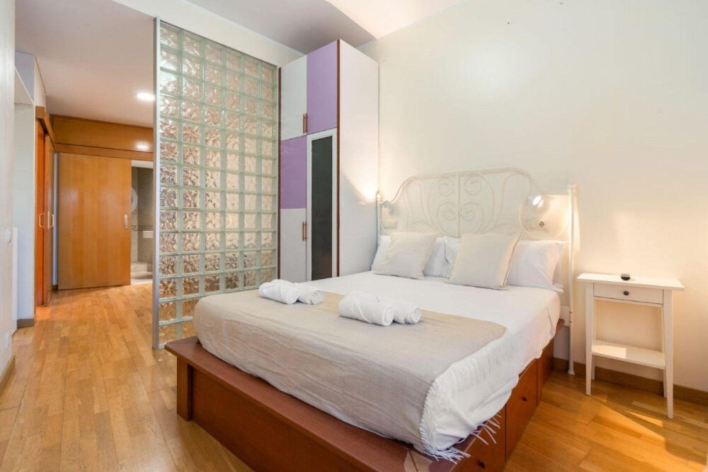 Imagen 2 de Luminosa 6ª planta con ascensor a dos pasos de la Plaza Urquinaona