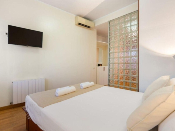 Imagen 3 de Luminosa 6ª planta con ascensor a dos pasos de la Plaza Urquinaona