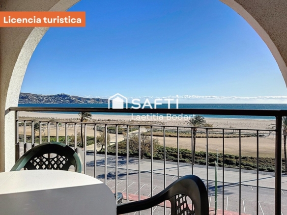 vistas al mar y licencia turística