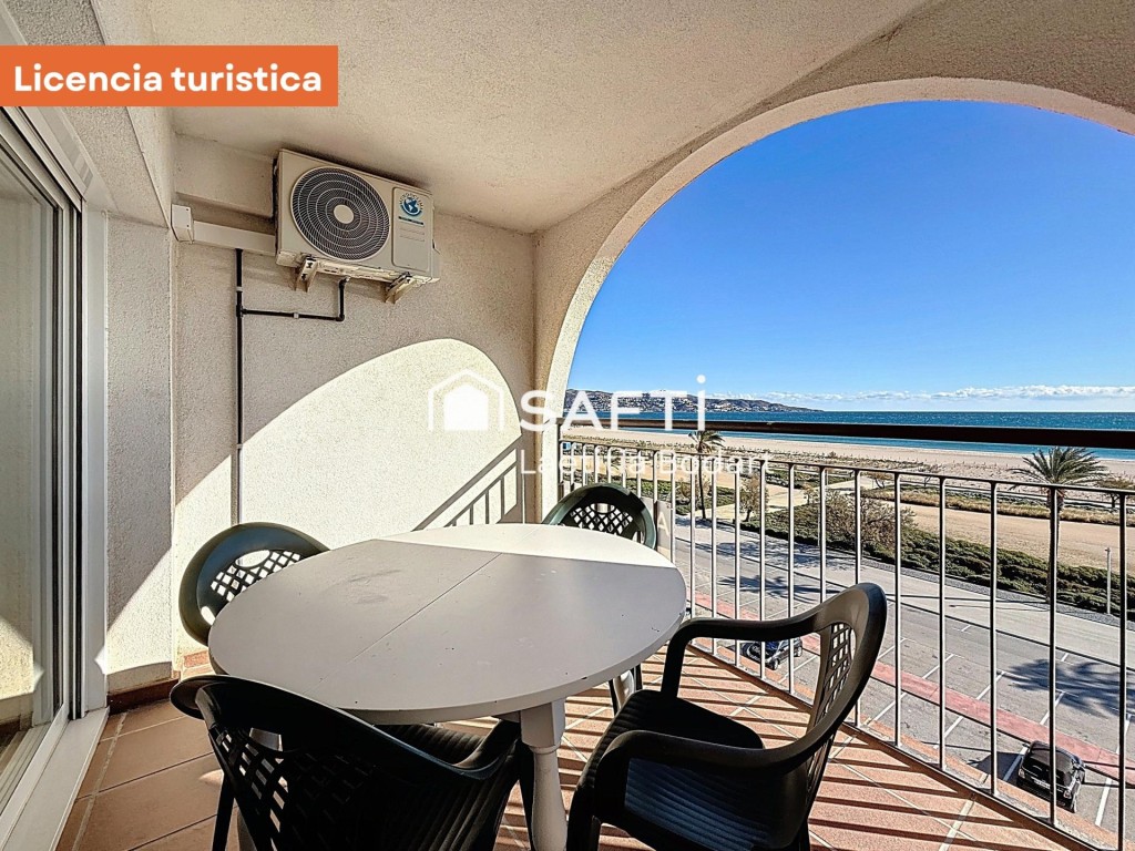 vistas al mar y licencia turística