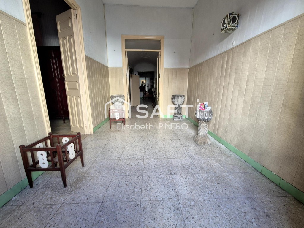 Patio y Gran Terraza. Necesita mejoras !