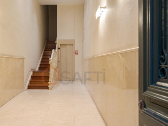 Imagen 4 de Residencia 3H en Centro. Parking cercano opcional.