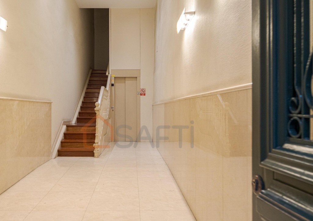 Imagen 4 de Residencia 3H en Centro. Parking cercano opcional.