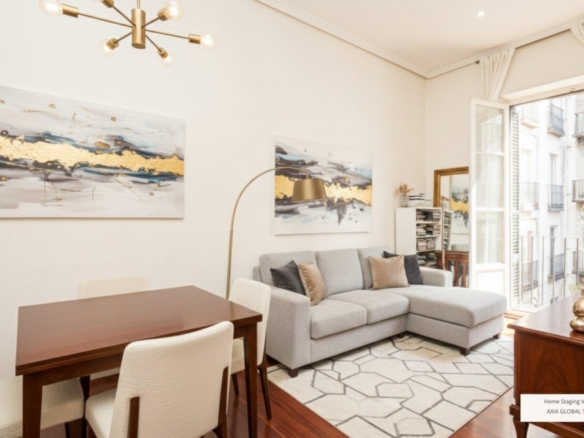 Imagen 1 de Residencia 3H en Centro. Parking cercano opcional.