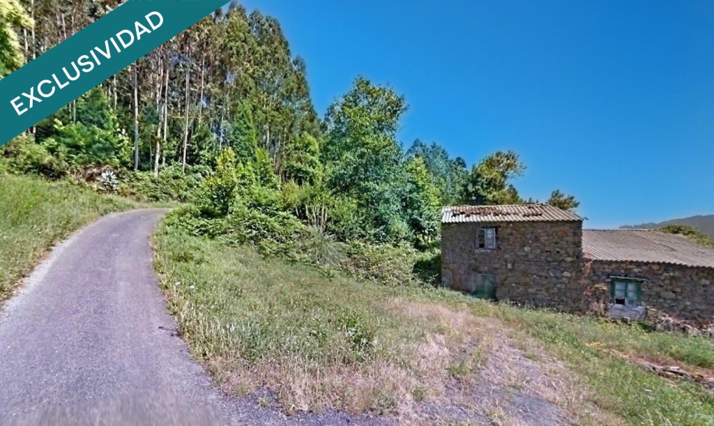 Imagen 4 de Casa Tradicional de Piedra para Reformar en Ortigueira (Galicia) con Amplia Finca de 2.600 m²