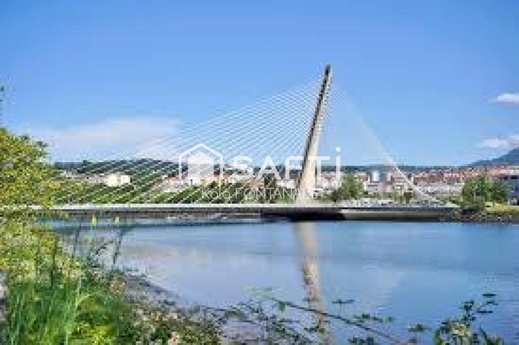 Imagen 1 de ESPECTACULAR PISO EN PONTEVEDRA