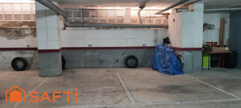 Imagen 1 de Plaza de aparcamiento para coche mediano-pequeño o moto en comunidad cerrada