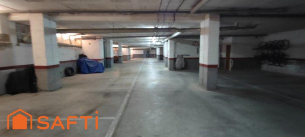 Imagen 2 de Plaza de aparcamiento para coche mediano-pequeño o moto en comunidad cerrada