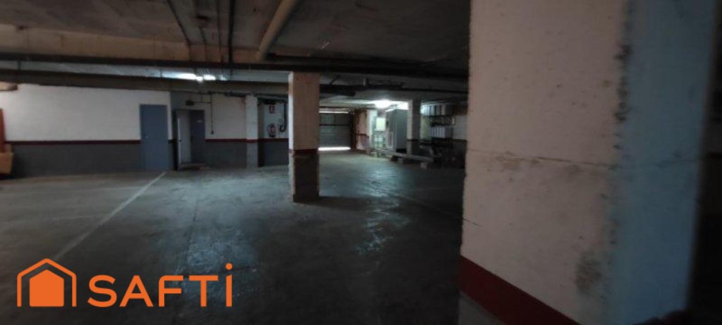 Imagen 3 de Plaza de aparcamiento para coche mediano-pequeño o moto en comunidad cerrada