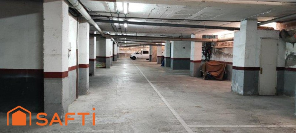 Imagen 4 de Plaza de aparcamiento para coche mediano-pequeño o moto en comunidad cerrada