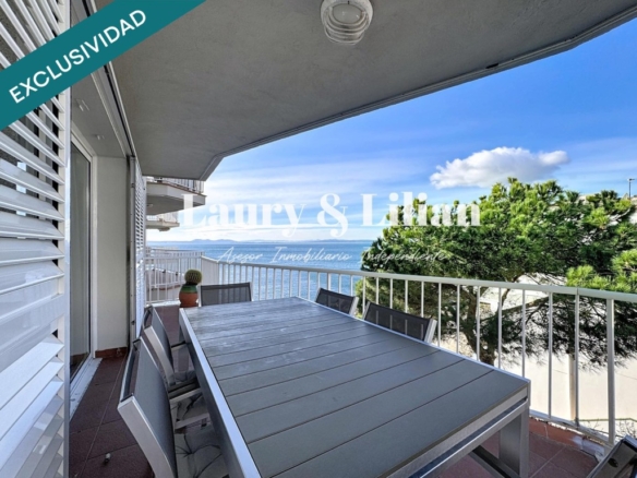 Imagen 1 de ROSES – Canyelles Apartamento reformado con vistas al mar.