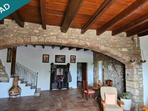 Imagen 3 de Majestuosa masía histórica