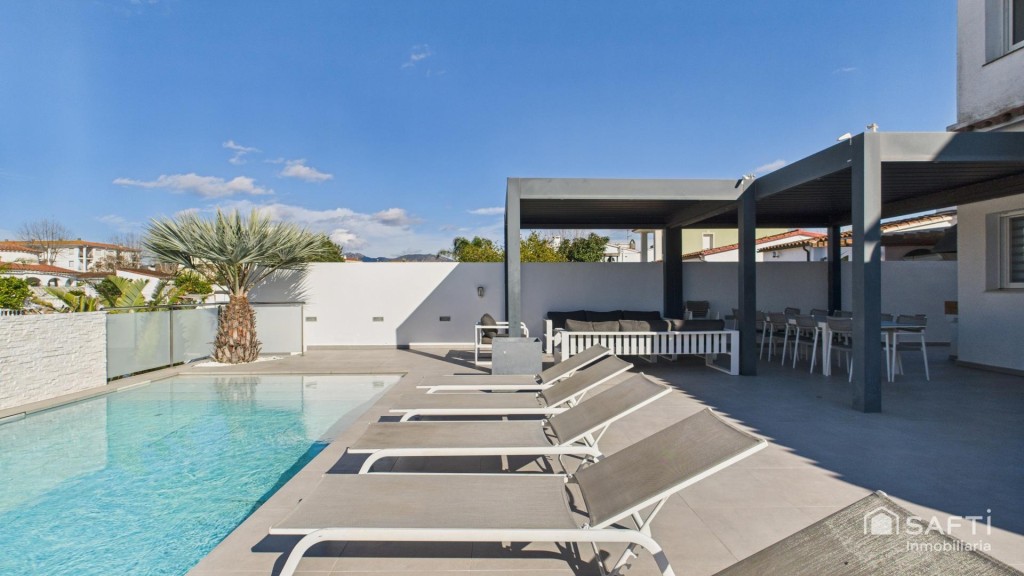 Imagen 4 de Casa con amarre privado en Empuriabrava