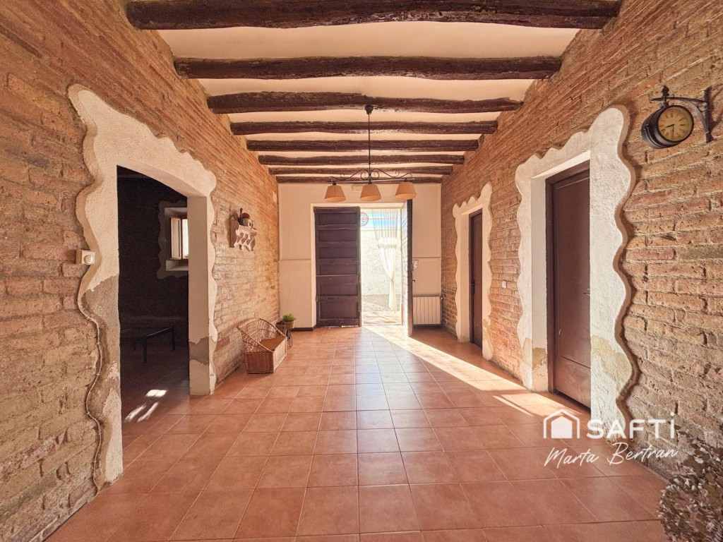 Imagen 3 de Masía histórica con olivar en producción y explotación de uso turístico.