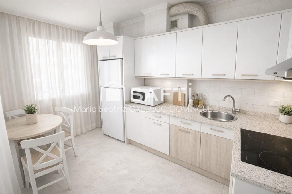 Imagen 1 de SE VENDE PISO AMPLIO EN PONTEVEDRA - ZONA PINTOR LAXEIRO - A PARDA