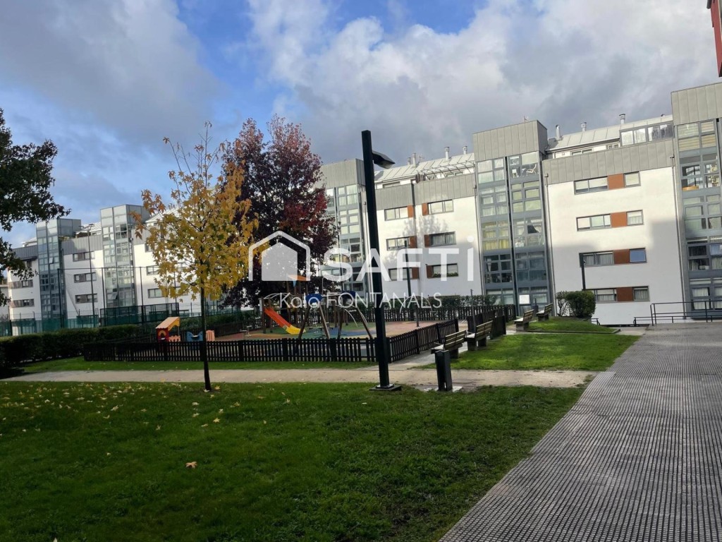 Imagen 2 de MAGNIFICO ATICO EN PONTEVEDRA