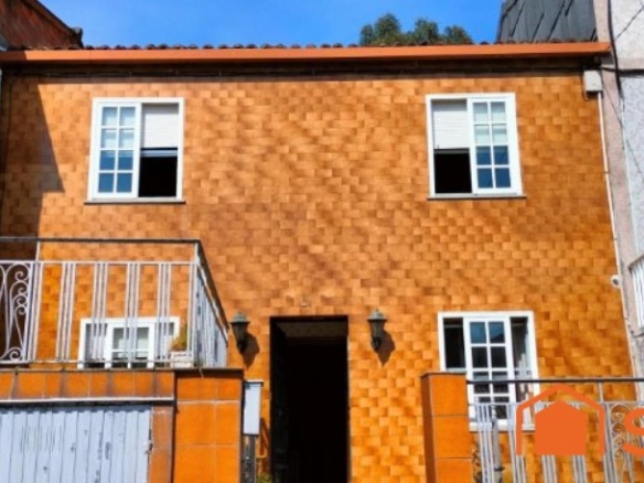 Imagen 2 de Casa pareada en Conxo con espacio exterior y potencial para reformar a tu gusto