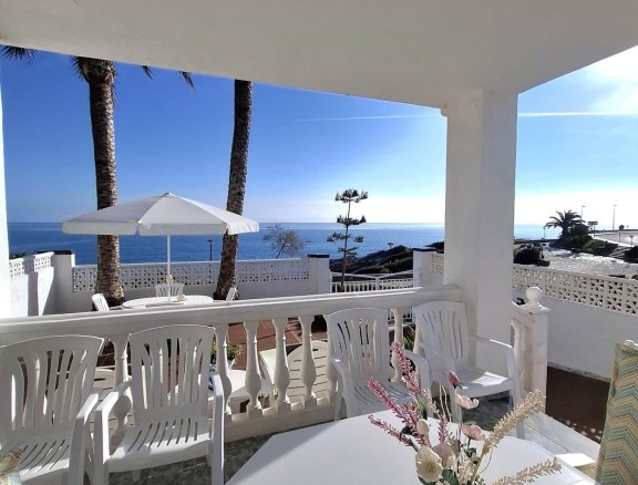 Imagen 3 de Villa pareada en primera línea con vistas al mar