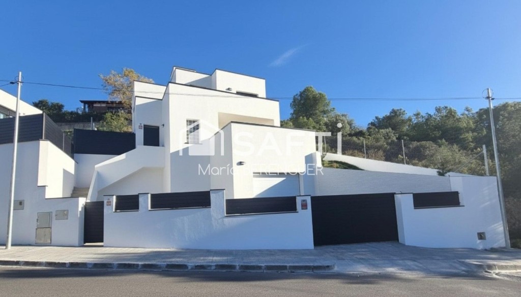 Imagen 1 de Vivienda de obra nueva con diseño moderno.