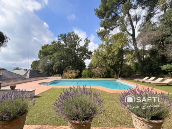 Imagen 1 de Casa unifamiliar a cuatro vientos con gran finca privada en un entorno natural.