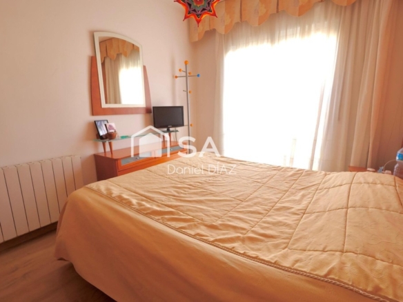 Imagen 4 de Espectacular duplex en Pineda.