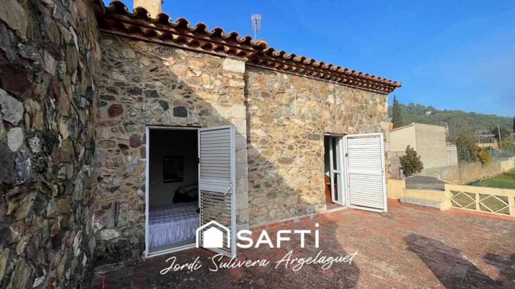 Imagen 3 de CASA AMPLIA CON JARDÍN PRIVADO EN GIRONA