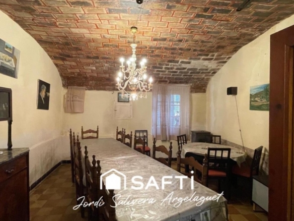 Imagen 4 de CASA AMPLIA CON JARDÍN PRIVADO EN GIRONA