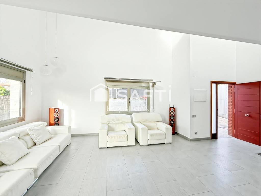 Imagen 2 de Casa unifamiliar reformada con jardín y garaje en Mas d’en Gall (Esparreguera)