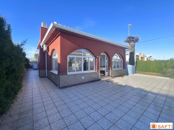 po-1251867-imagen - El Club del Propietario Imagen 1 de VILLA INDEPENDIENTE CON PISCINA A 500 M DE LA PLAYA – OLIVA