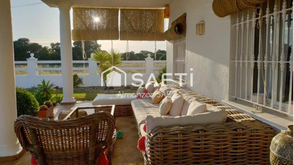 Imagen 1 de Chalet en finca con rentable Negocio Turístico