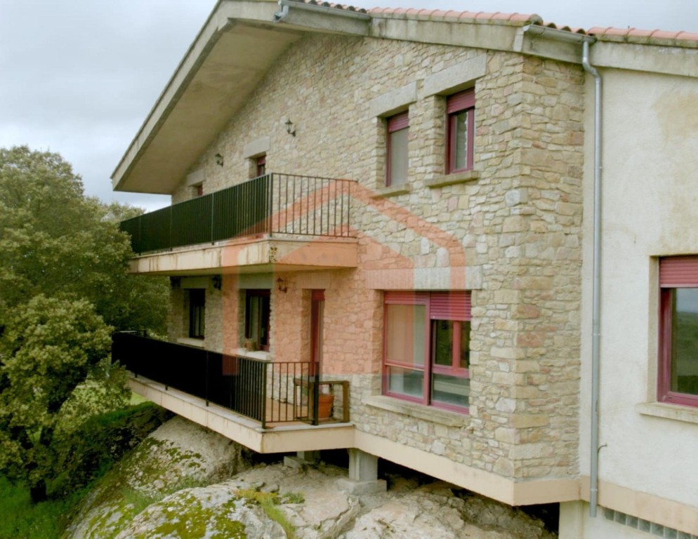 Imagen 2 de Exclusiva propiedad en plena naturaleza