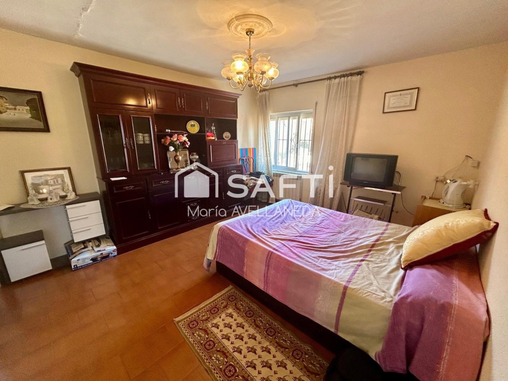 Imagen 4 de CHALET CON FINCA Y PISCINA