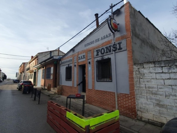 Imagen 2 de VENTA DE RESTAURANTE EN CUELLAR ACTUALMENTE EN FUNCIONAMIENTO