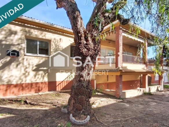 Imagen 1 de CASA UNIFAMILIAR 4 HAB 2 BAÑOS CON PISCINA COMUNITARIA