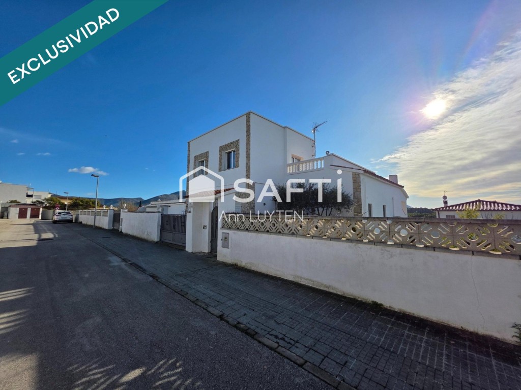 Imagen 1 de Casa en venta con terreno 820m2 Las Garrigas Roses