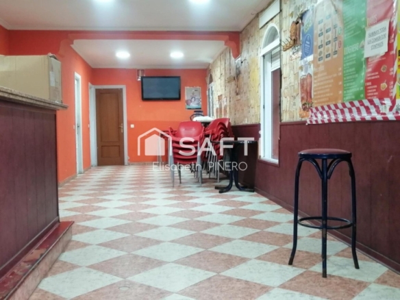 Imagen 1 de Local comercial premium en Avenida Carmen Amigo.