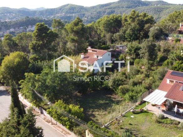 Imagen 2 de Gran Terreno plano listo para construir en Cervelló