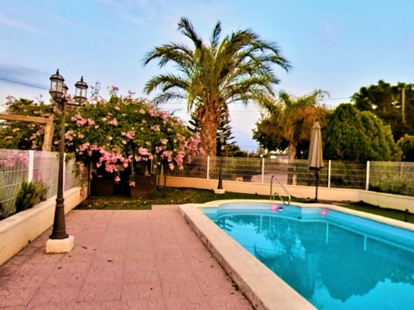 el silencio y el tiempo vuelven a ser tuyos.