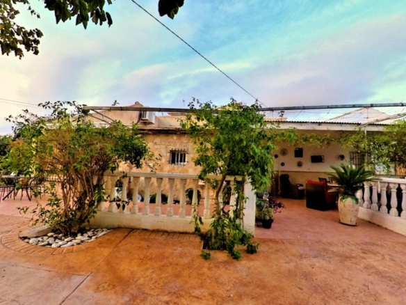 el silencio y el tiempo vuelven a ser tuyos.