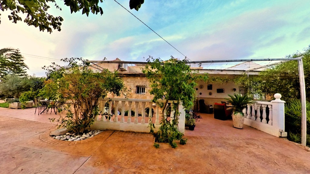 el silencio y el tiempo vuelven a ser tuyos.