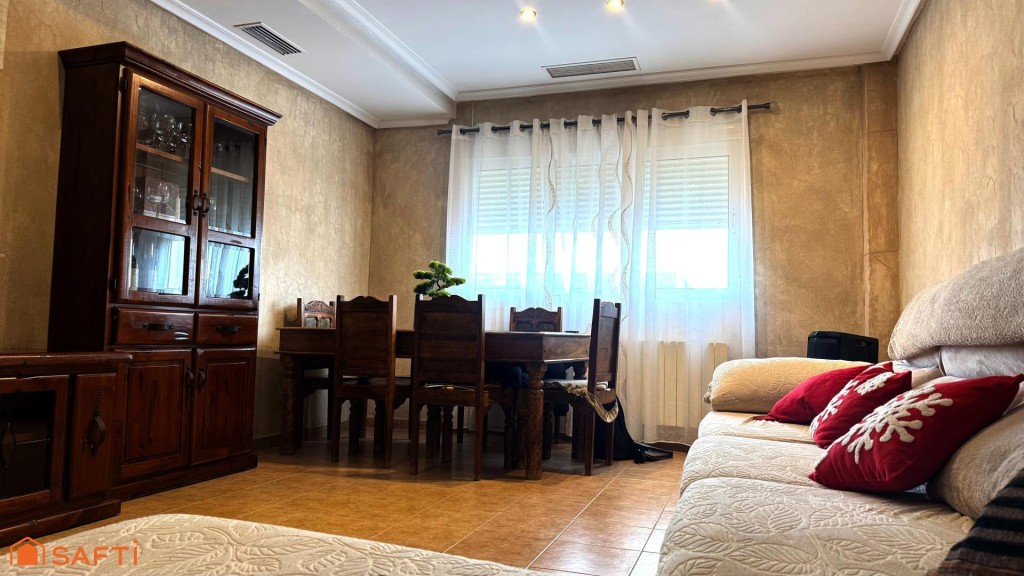 luz y tranquilidad para vivir a lo grande en Aspe.