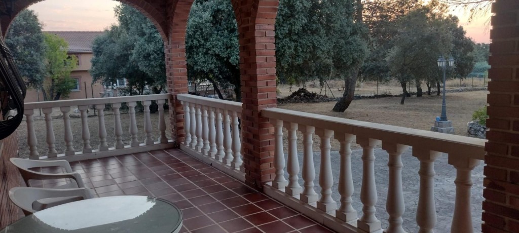 Imagen 3 de Gran chalet independiente con parcela excepcional en Pioz.