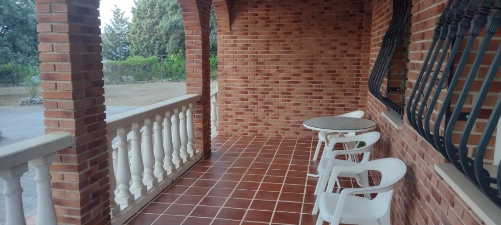 Imagen 4 de Gran chalet independiente con parcela excepcional en Pioz.